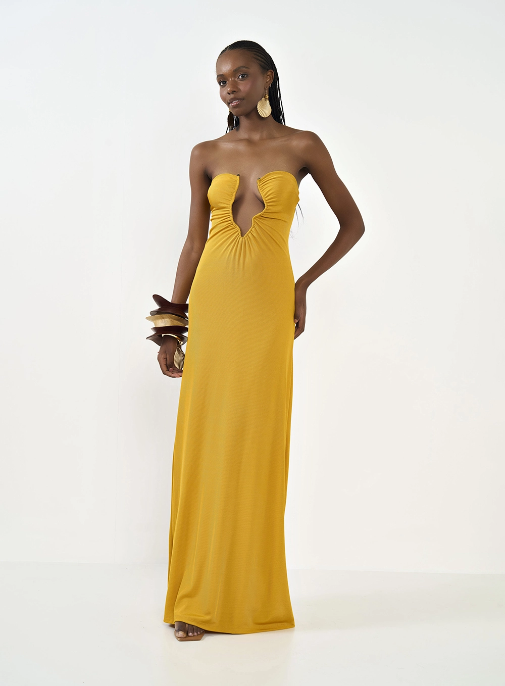 Vestido Longo Slim Com Decote Metalizado Amarelo
