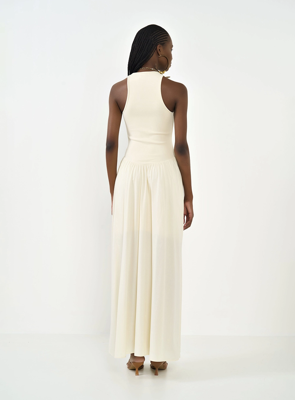 Vestido Longo Evasê Acinturado Bege Leblanc