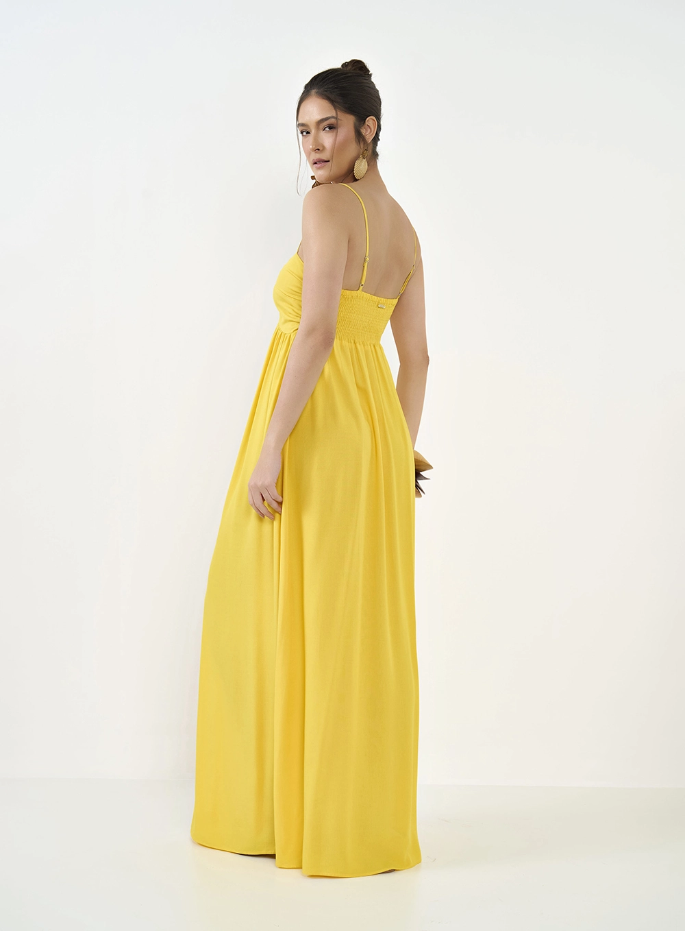 Vestido Longo Amplo Com Detalhe Em Torção Amarelo