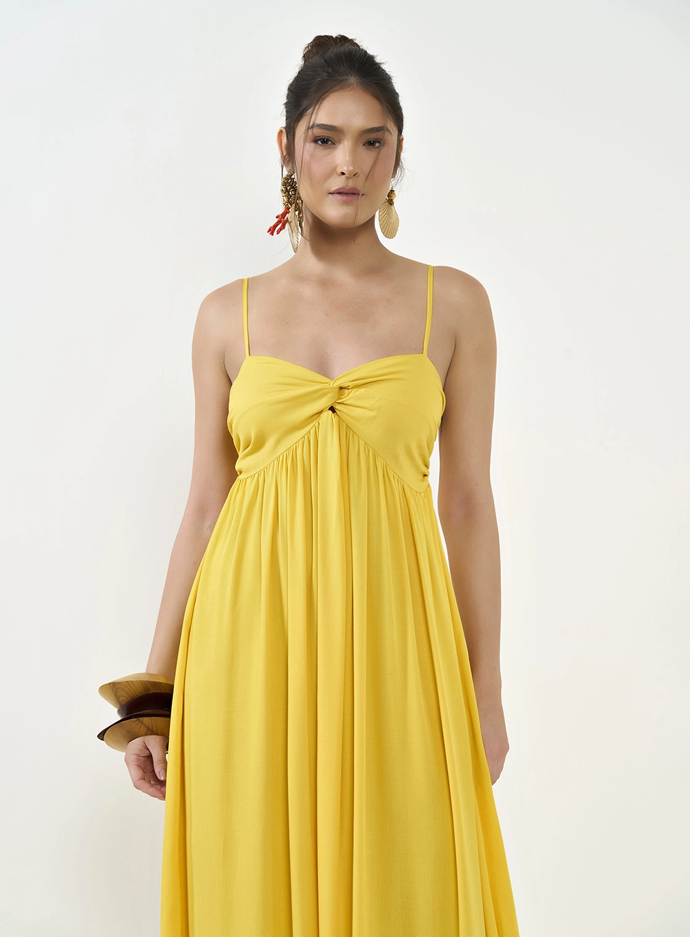 Vestido Longo Amplo Com Detalhe Em Torção Amarelo