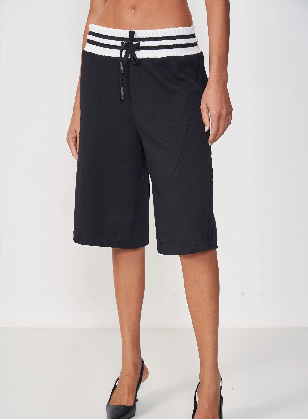 Bermuda Moletom Feminina Pantalona Stripes Preto