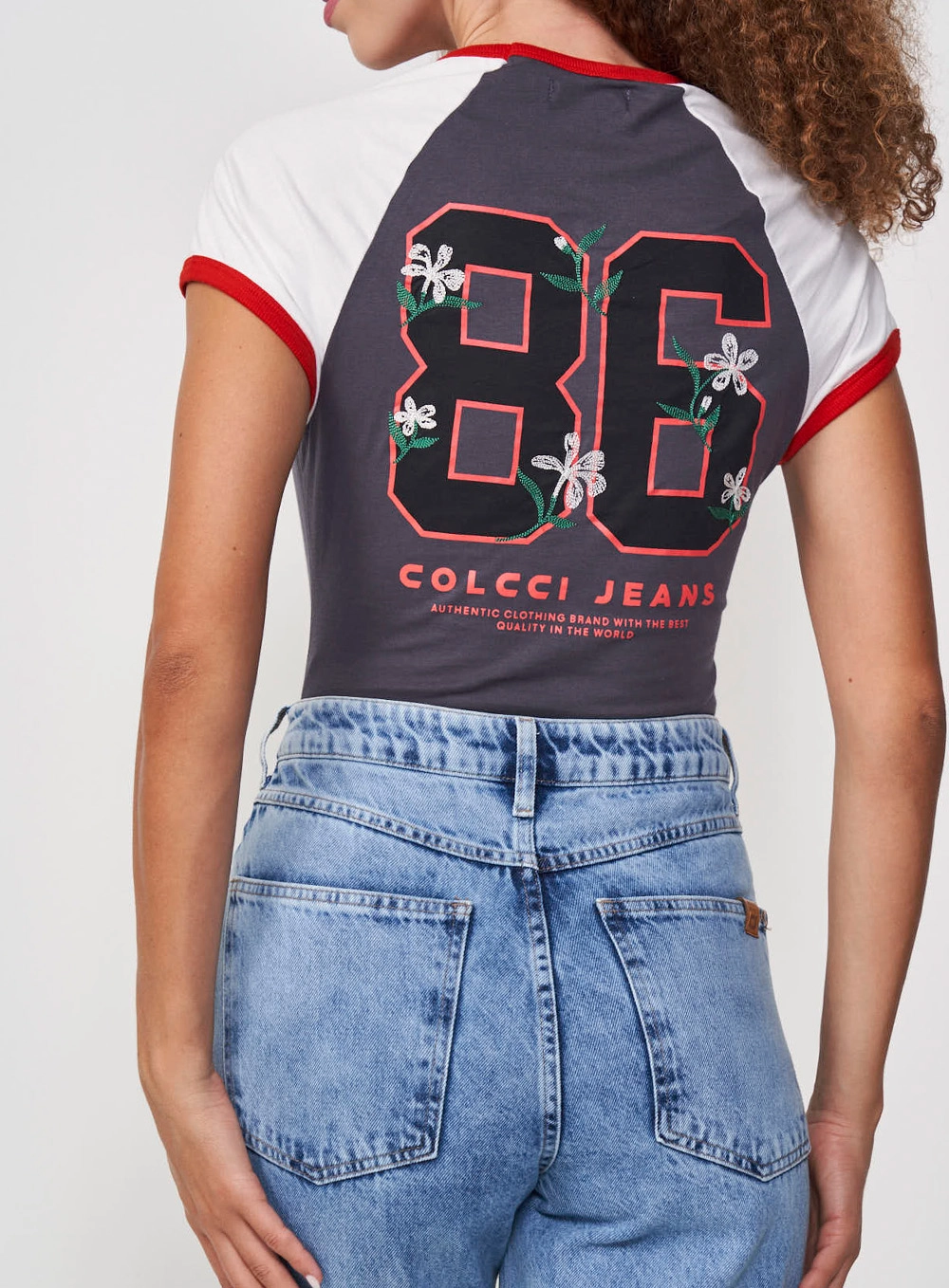 Camiseta Estampada E Bordada CINZA