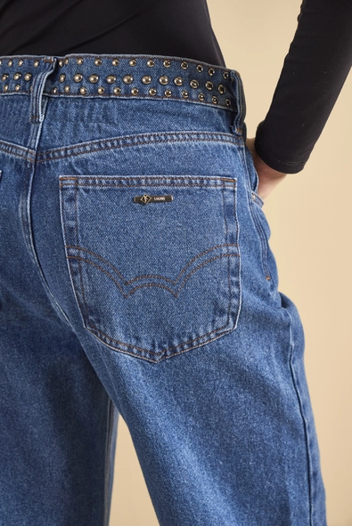 Calça Jeans Feminina Low Curve Com Detalhes