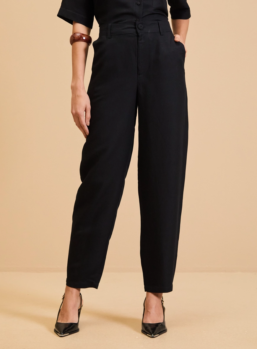 Calça Alfaiataria Feminina Cenoura Preto