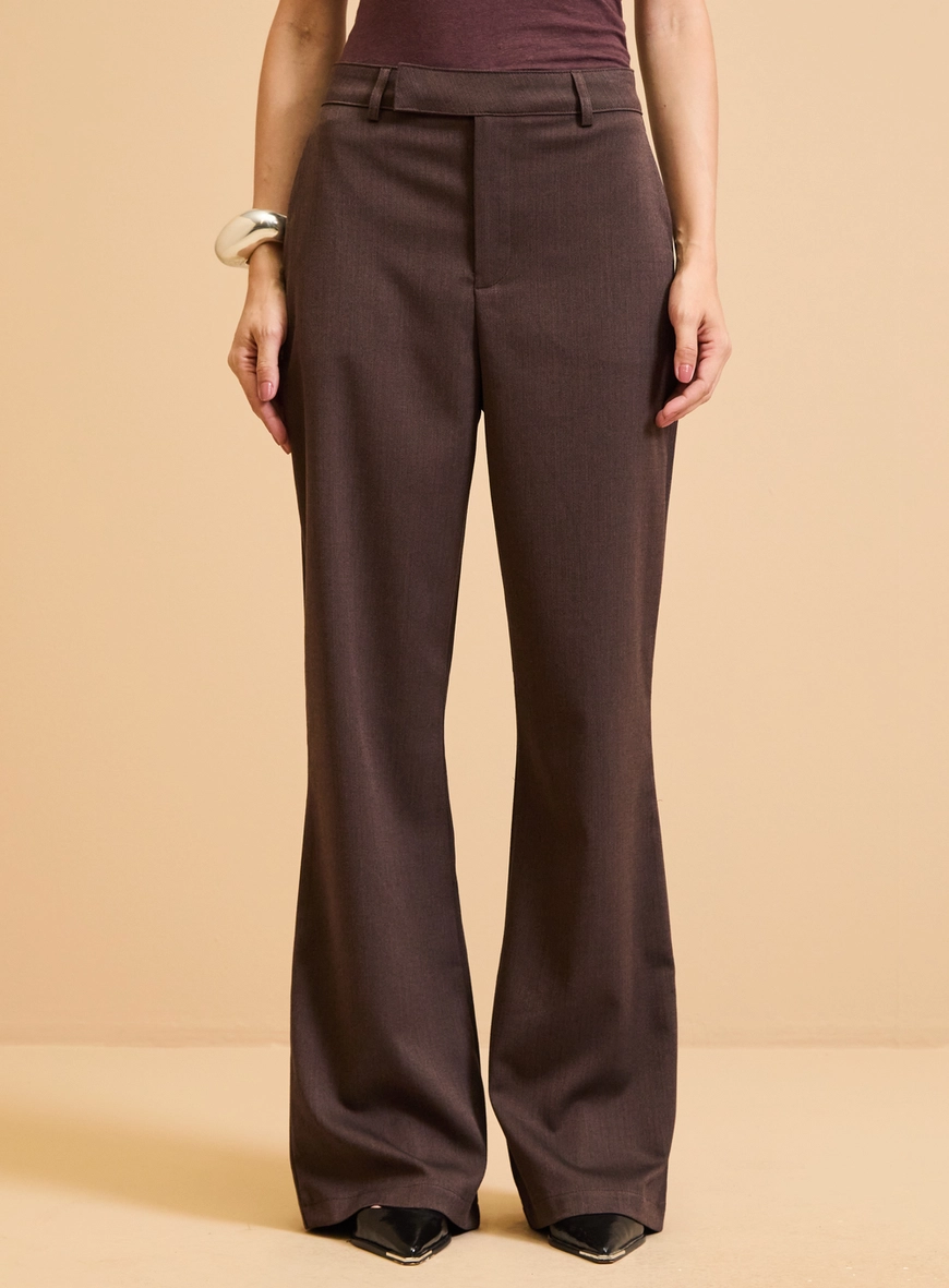 Calça Alfaiataria Feminina Cropped Flare Marrom
