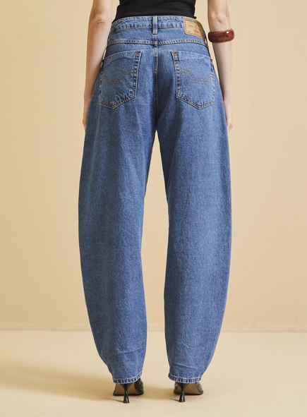 Calça Jeans Feminina Barrel