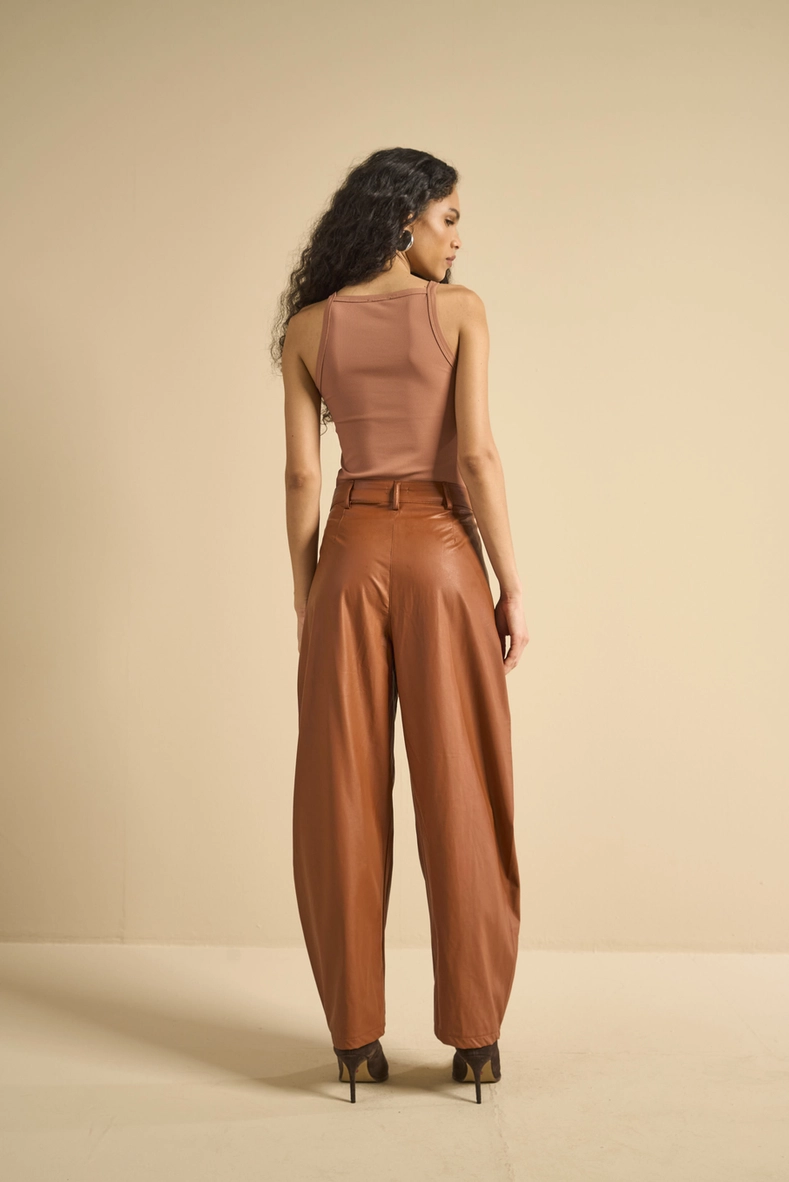 Calça Feminina Barril Pu Marrom