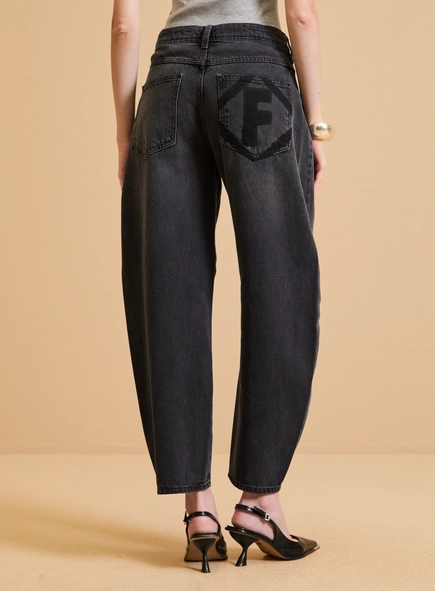 Calça Jeans Feminina Barrel Cropped