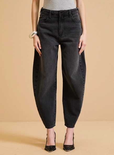 Calça Jeans Feminina Barrel Cropped