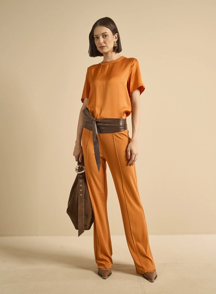 Calça Feminina Flare Com Nervuras