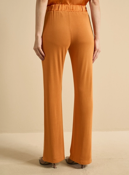 Calça Feminina Flare Com Nervuras