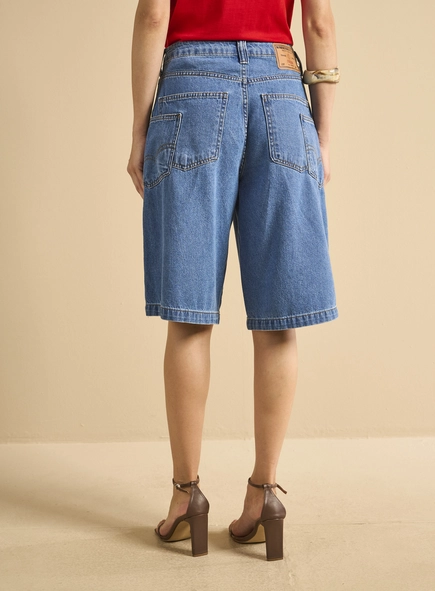 Bermuda Jeans Feminina Longa Sobreposição Bolsos