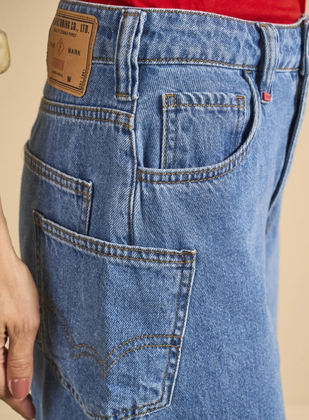 Bermuda Jeans Feminina Longa Sobreposição Bolsos