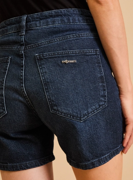 Bermuda Jeans Feminina Reta Lavagem Escura