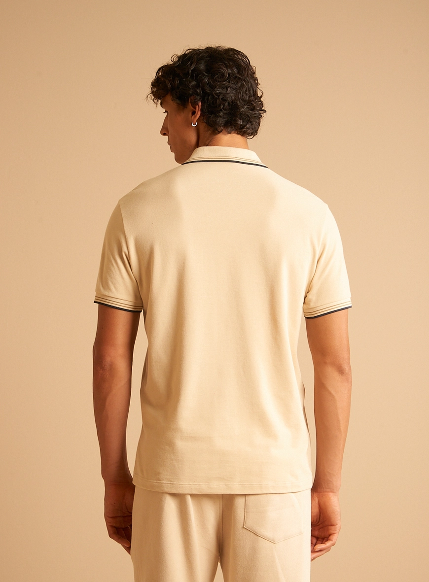 Polo Masculina Muscle Detalhes Frisos Bege