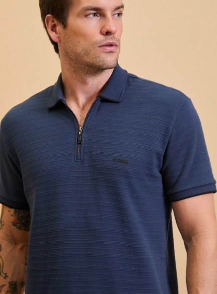Polo Masculina Muscle Texturizada Com Zíper