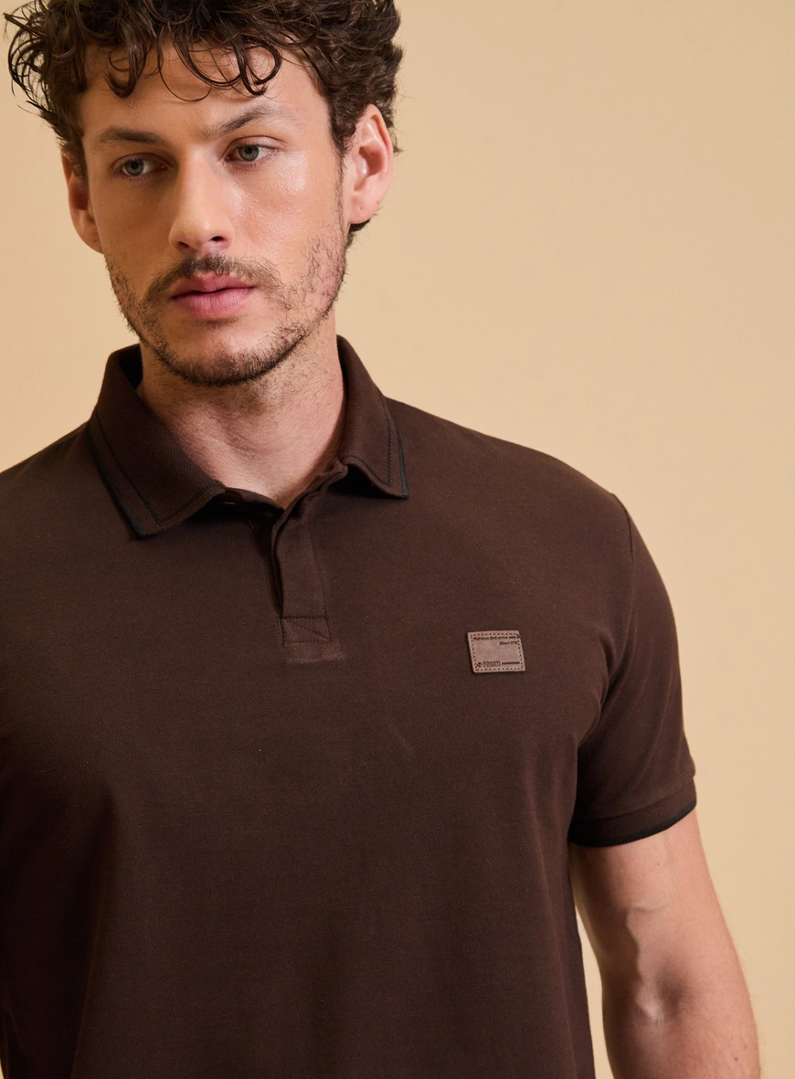 Polo Masculina Muscle Piquet Marrom