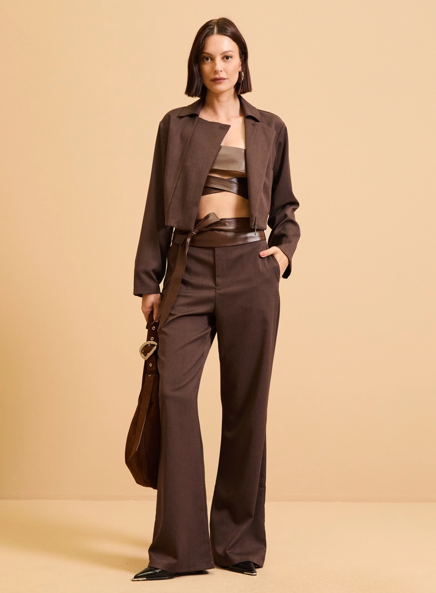 Jaqueta Feminina Alfaiataria Cropped Marrom