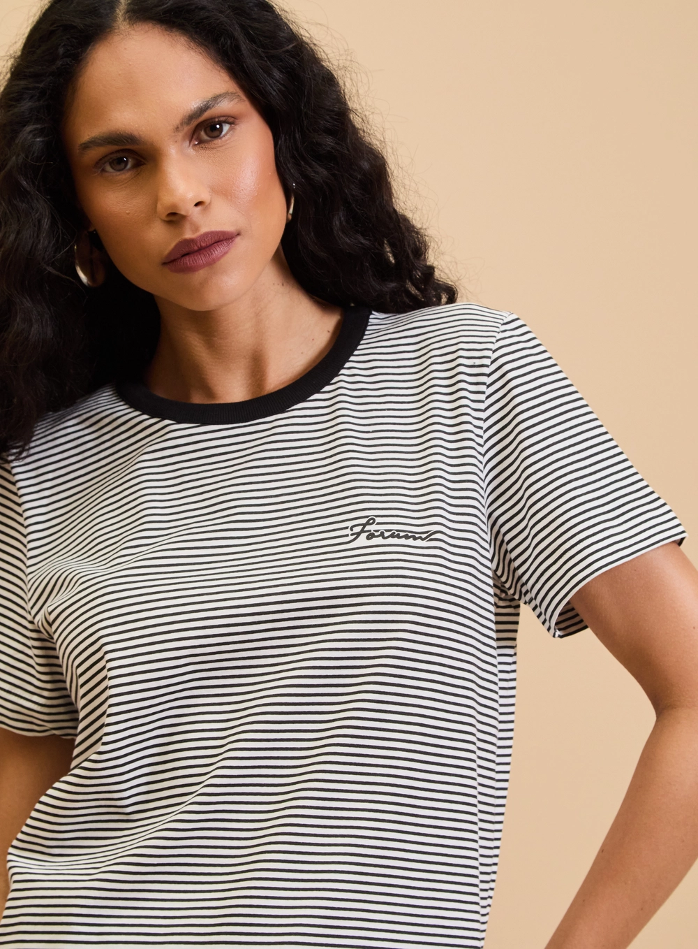 Camiseta Feminina Comfort Listrada Estampados 3