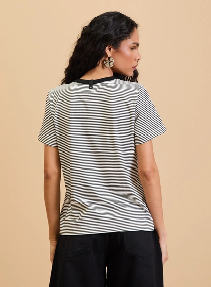 Camiseta Feminina Comfort Listrada
