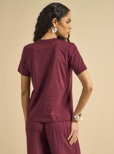Camiseta Feminina Básica Com Aplicação