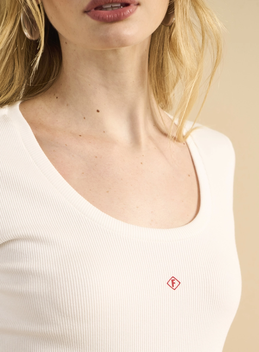 Camiseta Feminina Justa Off Shell