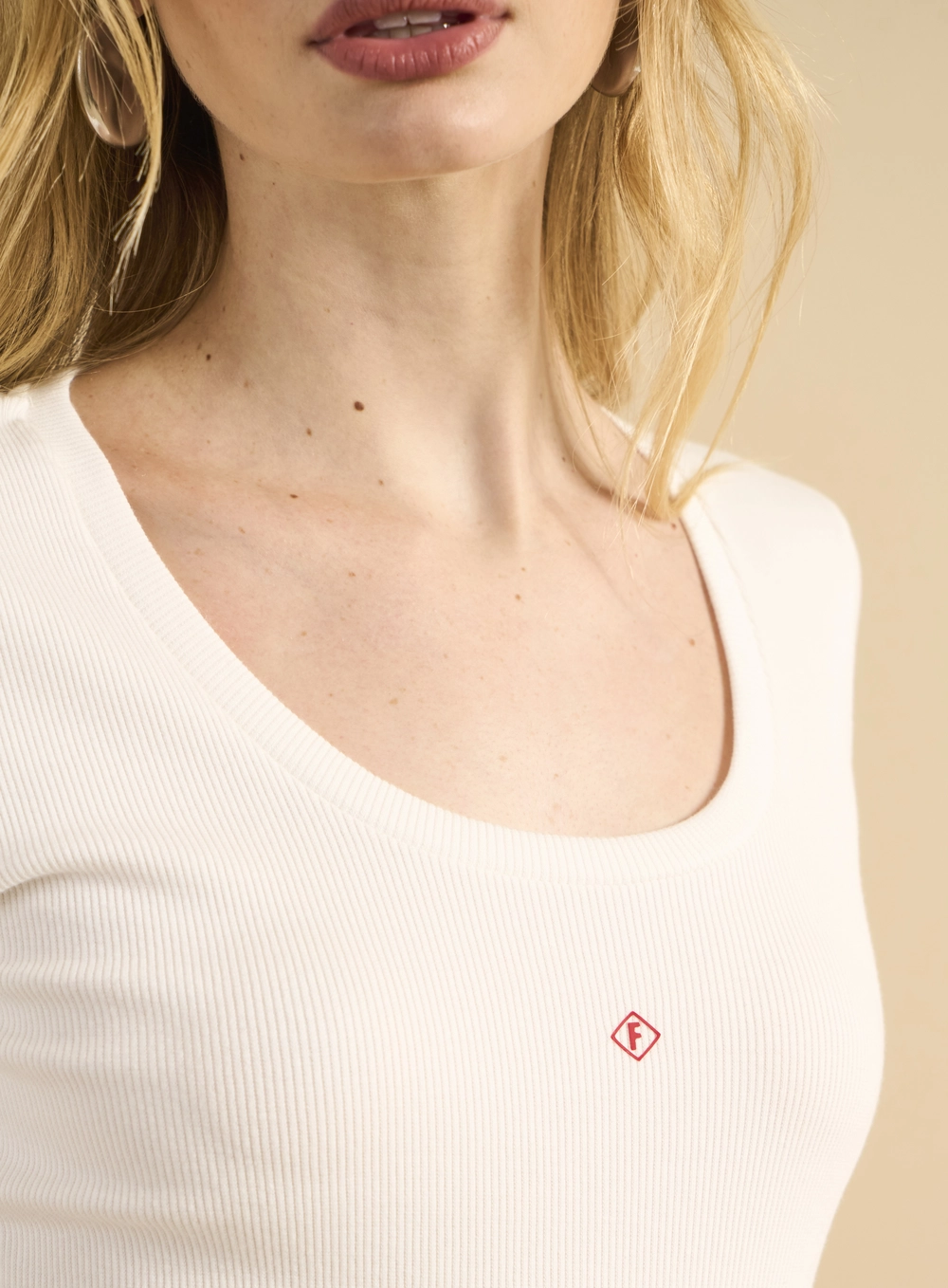 Camiseta Feminina Justa Off Shell 4