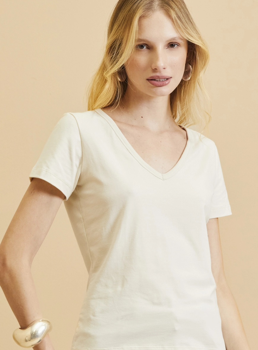 Camiseta Feminina Manga Curta Decote V - Kelly Bege Italian