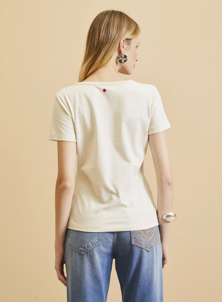 Camiseta Feminina Manga Curta Decote V - Kelly