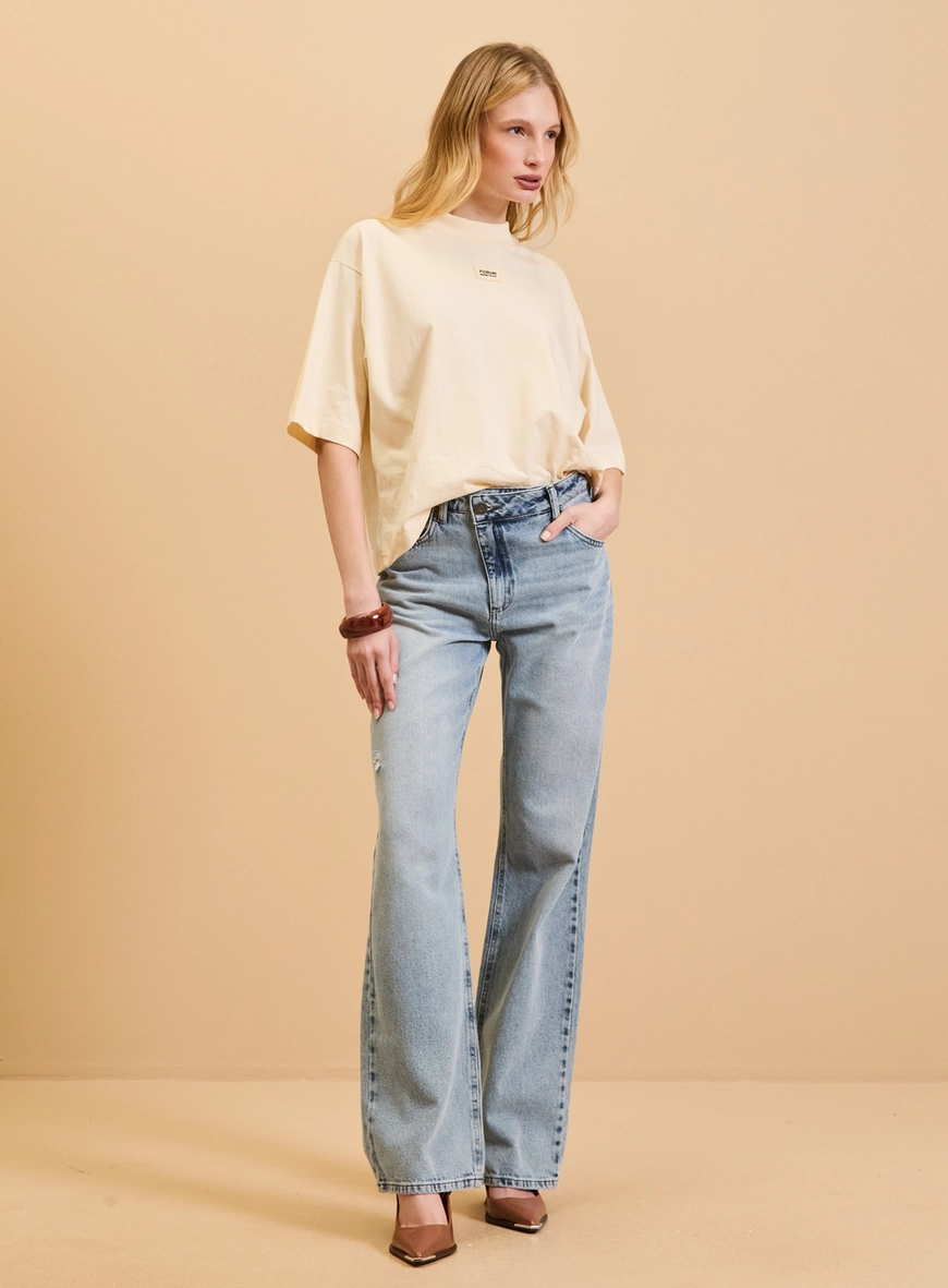 Camiseta Feminina Básica Gola Alta Bege
