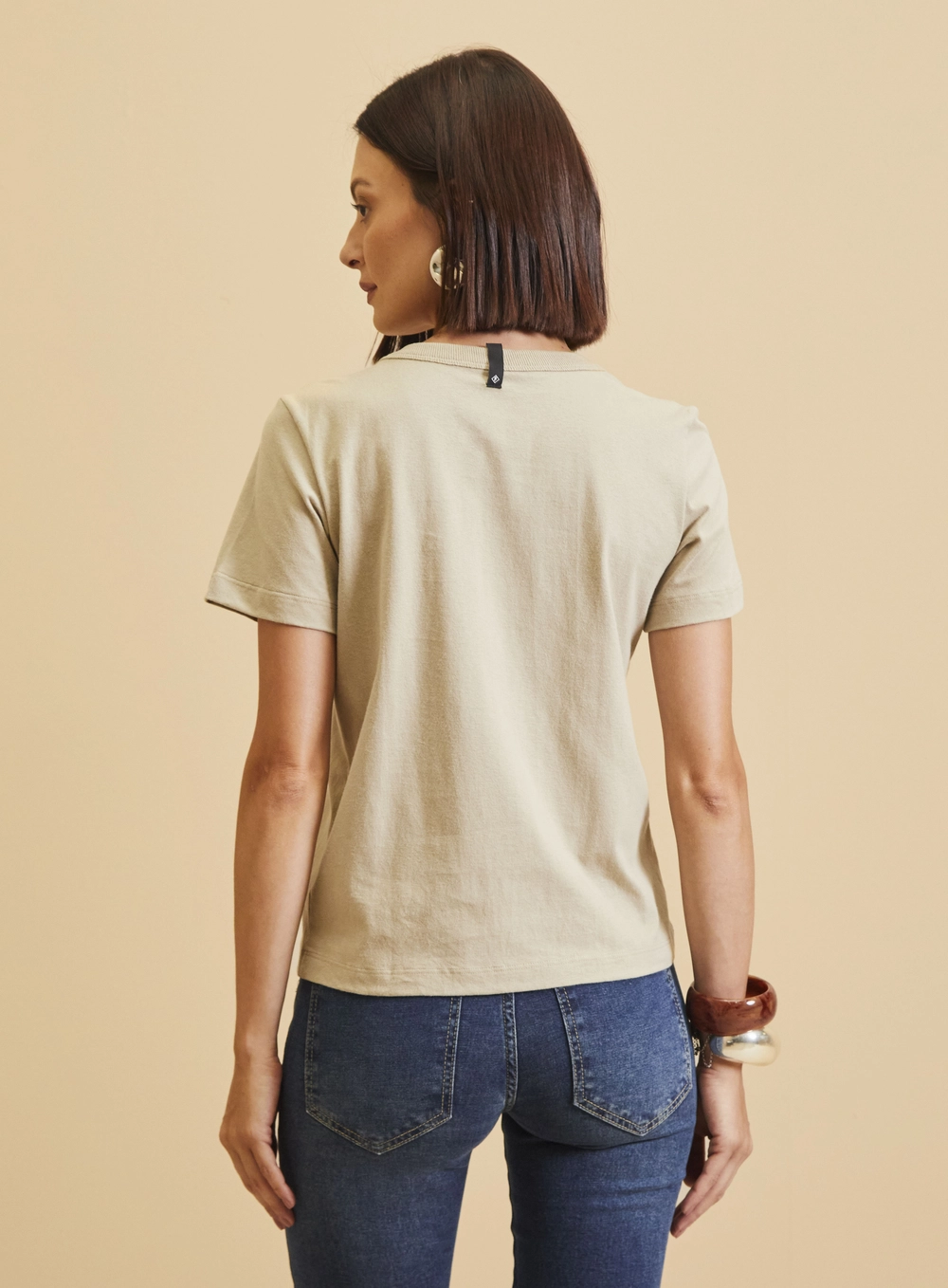 Camiseta Feminina Básica Bege 2