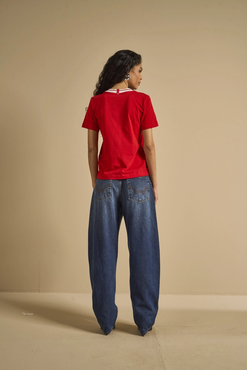 Camiseta Feminina Gola Ribana Com Contraste Vermelho
