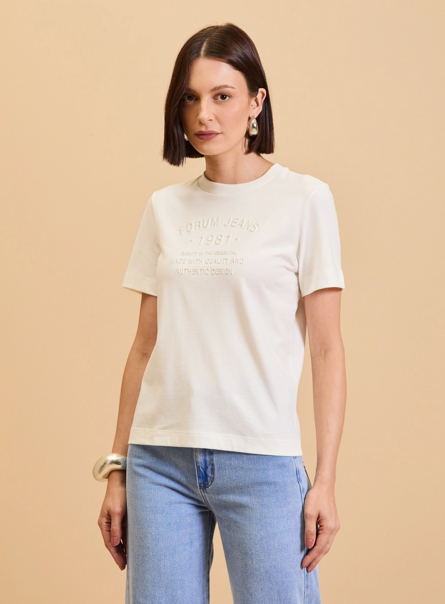 Camiseta Feminina Comfort Com Detalhe Off Shell