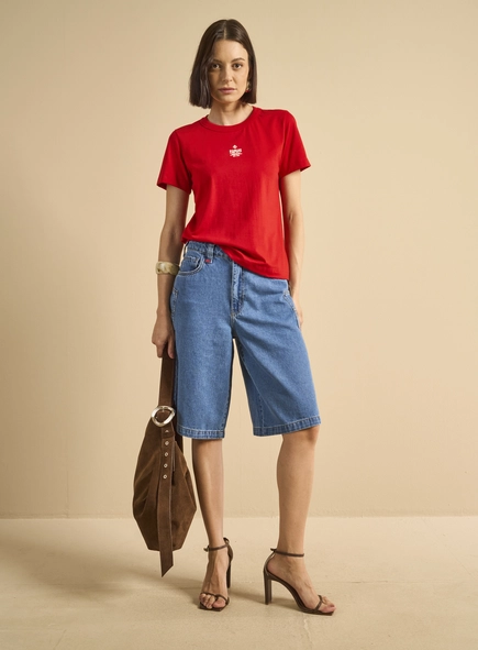 Camiseta Feminina Básica Com Detalhe Frontal
