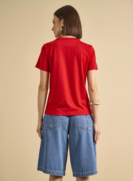 Camiseta Feminina Básica Com Detalhe Frontal