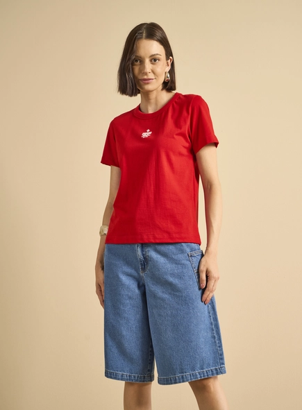 Camiseta Feminina Básica Com Detalhe Frontal