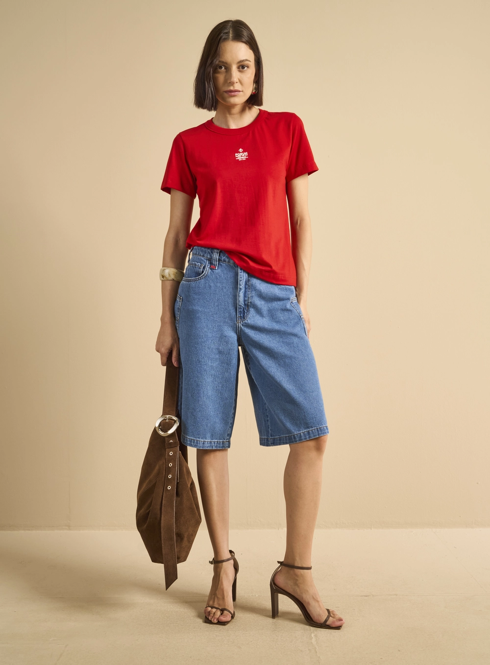 Camiseta Feminina Básica Com Detalhe Frontal Vermelho 4