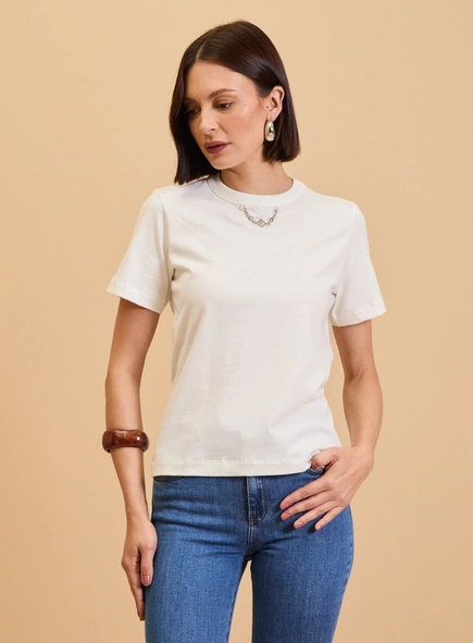 Camiseta Feminina Básica Detalhe Frontal