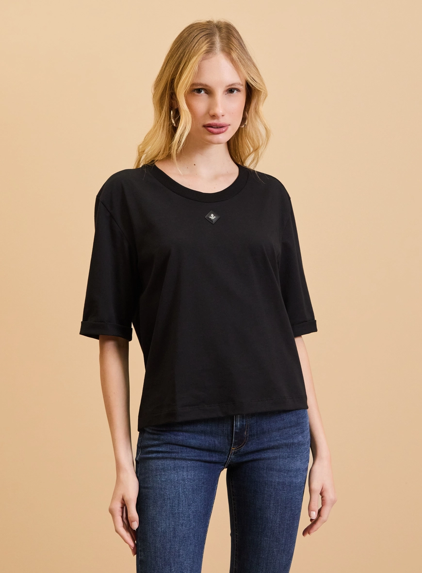 Camiseta Feminina Comfort Manga Dobrada Preto