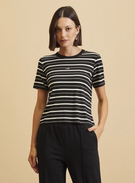 Camiseta Feminina Manga Alongada Listrada