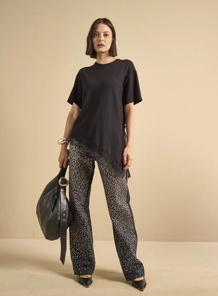 Camiseta Feminina Comfort Sobreposição Renda