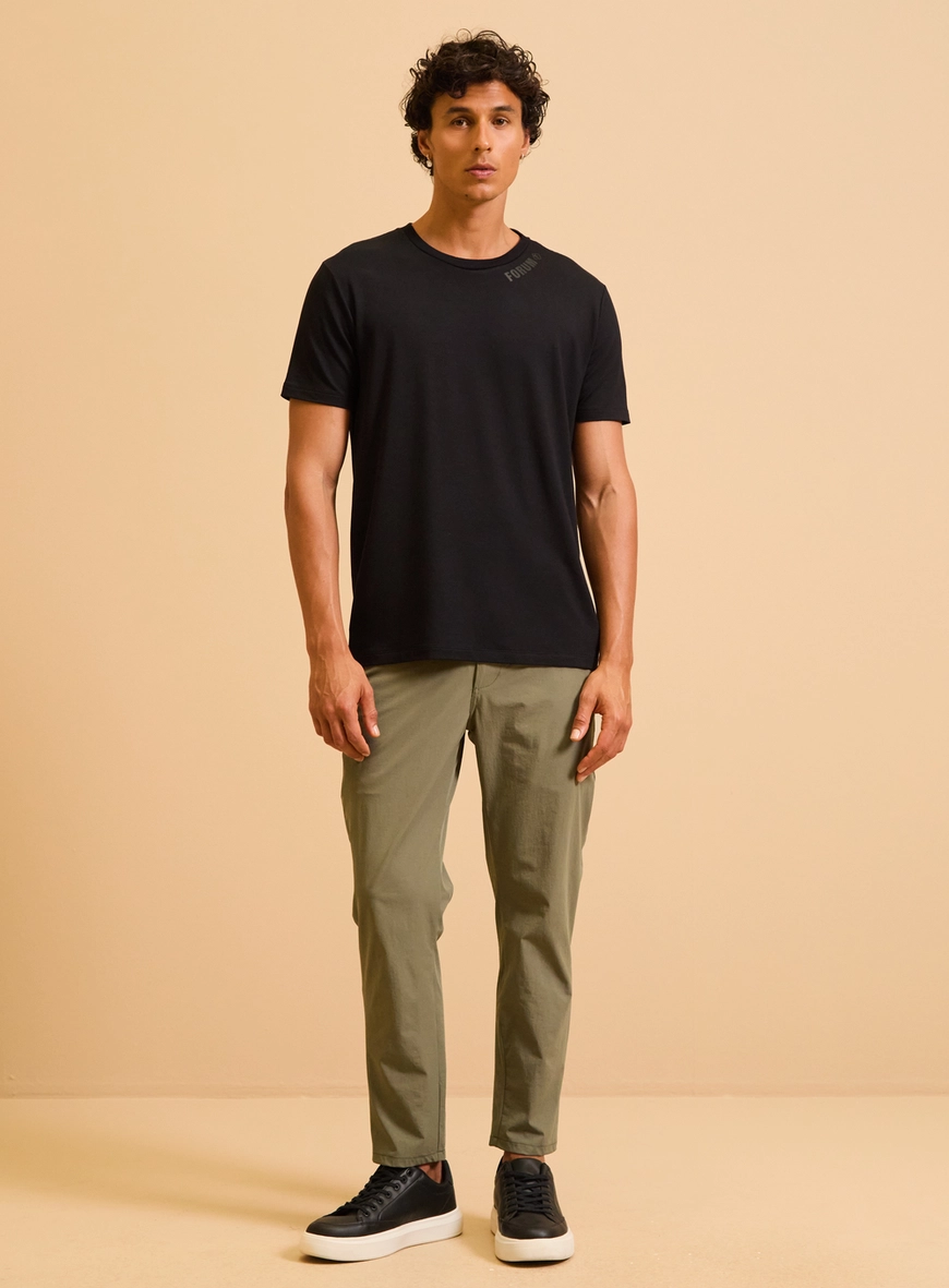 Camiseta Masculina New Slim Detalhe Gola Preto