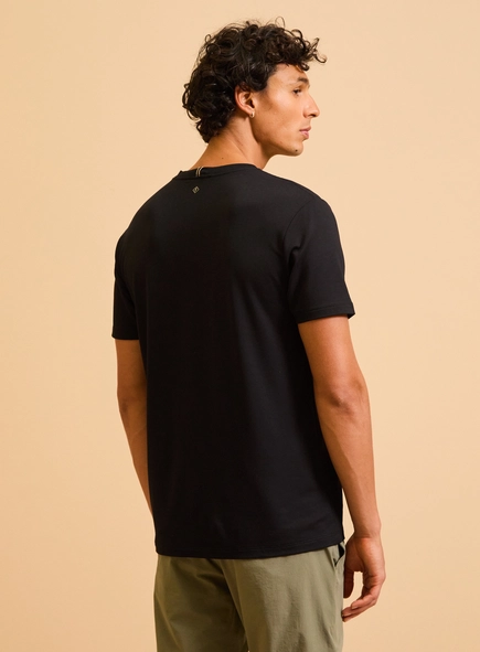 Camiseta Masculina New Slim Detalhe Gola