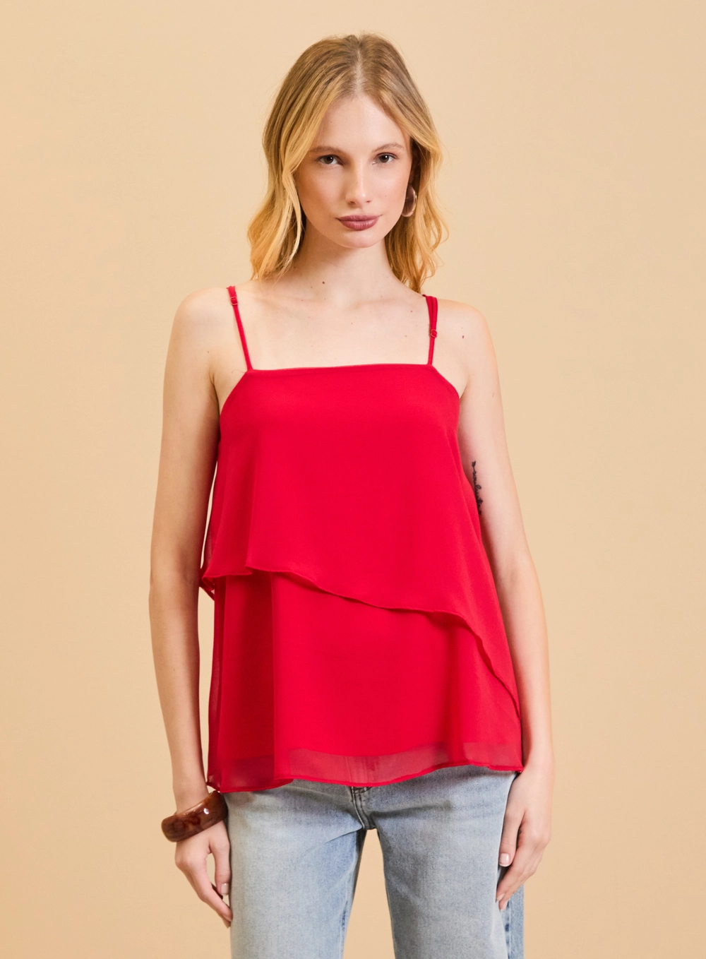 Blusa Reta Com Sobreposição Vermelho 1