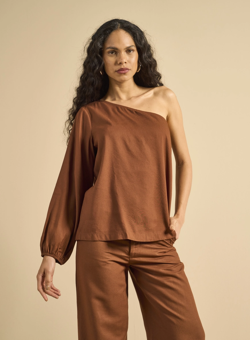 Blusa Ombro Só Manga Longa Marrom 3