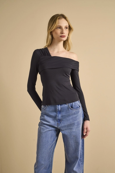 Blusa Manga Longa Assimétrica