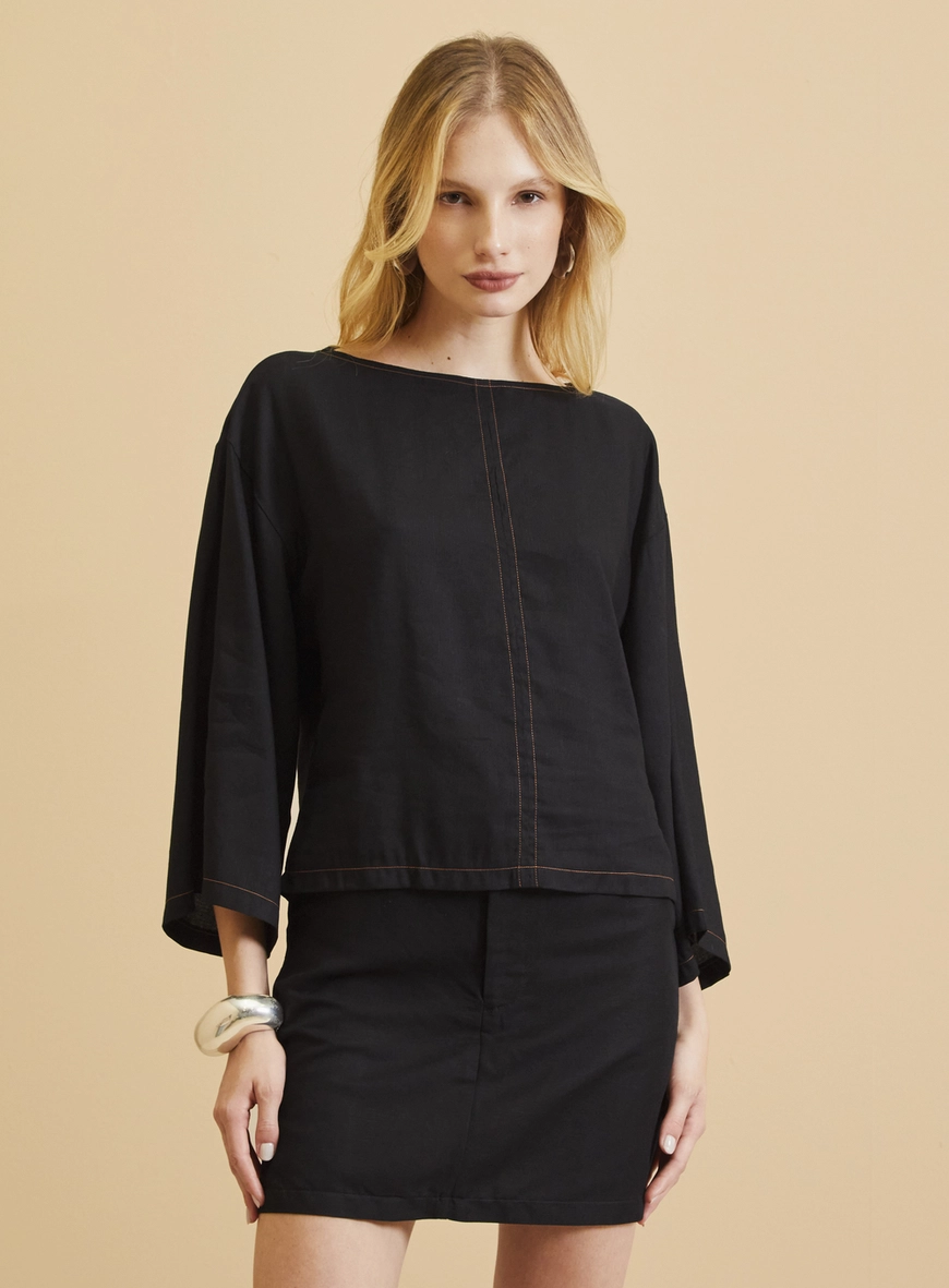 Blusa Ampla Mangas Evasê Preto