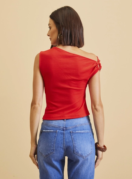 Blusa Reta Detalhe Assimétrico