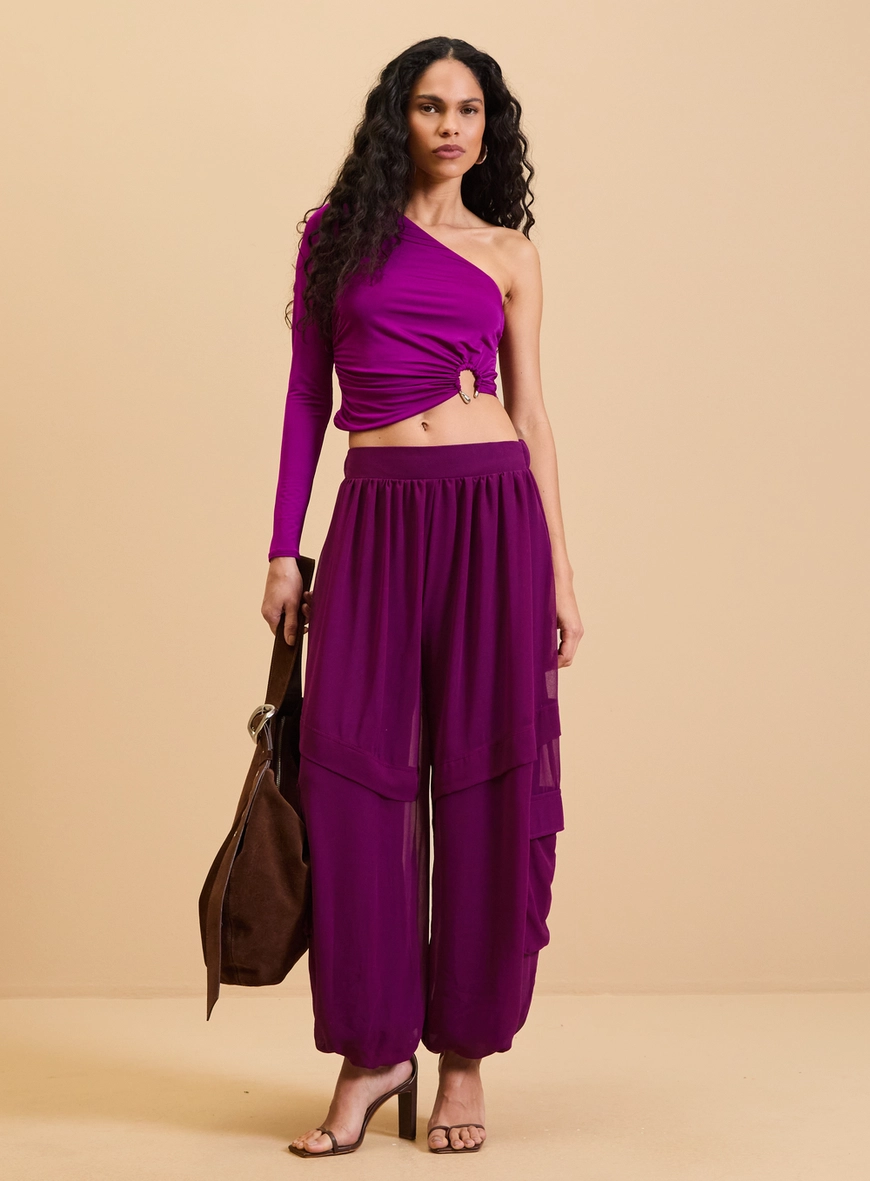 Blusa De Malha Um Ombro Só Com Detalhe Roxo