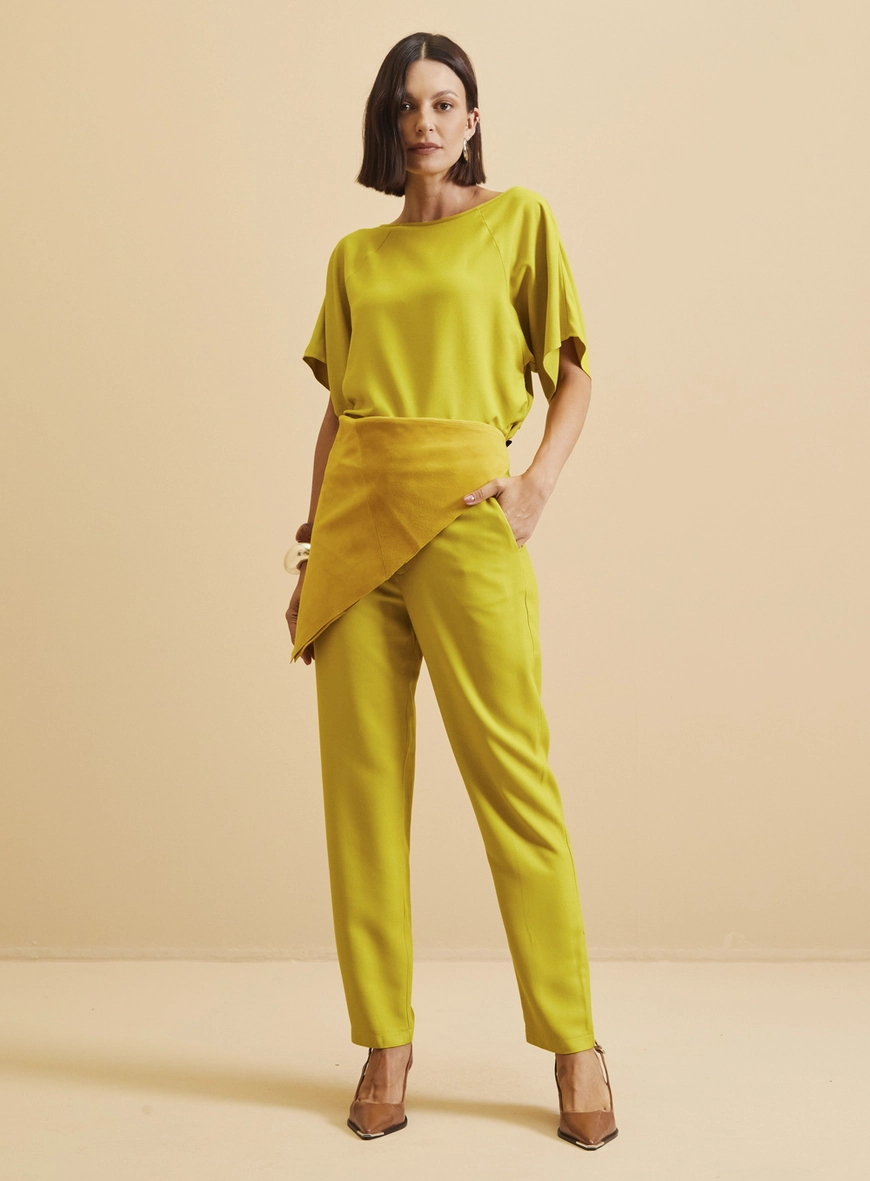 Blusa Morcego Fluida Decote Canoa Verde